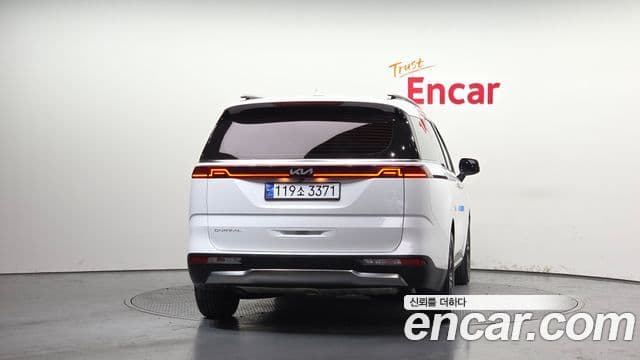 Kia Carnival 2022 — ფოტო 4/20