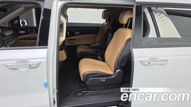 Kia Carnival 2022 — ფოტო 11/20