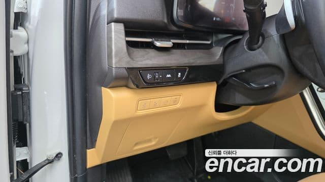Kia Carnival 2022 — ფოტო 15/20