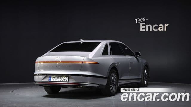 Hyundai Grandeur Hybrid 2023 — Photo 10/20