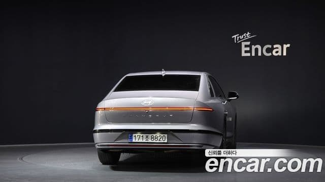 Hyundai Grandeur Hybrid 2023 — Photo 12/20