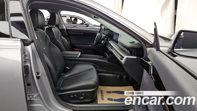 Hyundai Grandeur Hybrid 2023 — Photo 15/20