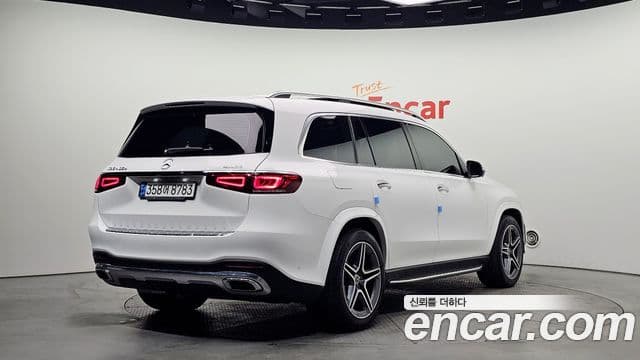 Mercedes-Benz GLS-Class 2022 — Photo 9/20