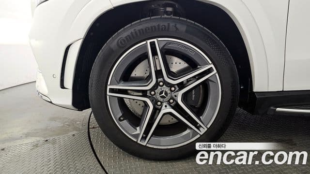 Mercedes-Benz GLS-Class 2022 — Photo 2/20