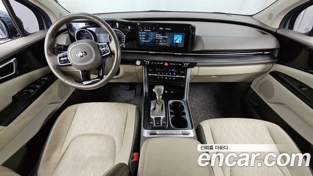 Kia Carnival 2021 — ფოტო 7/20