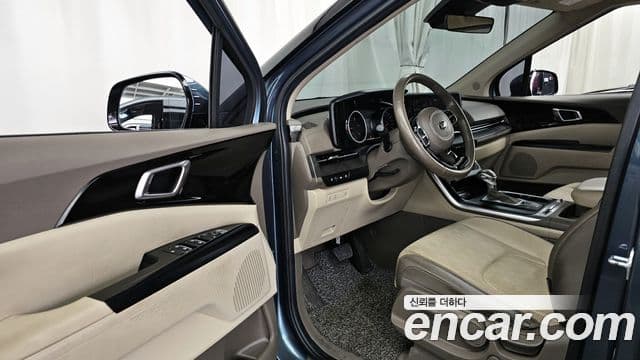 Kia Carnival 2021 — ფოტო 10/20