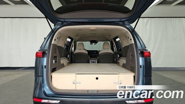Kia Carnival 2021 — ფოტო 20/20