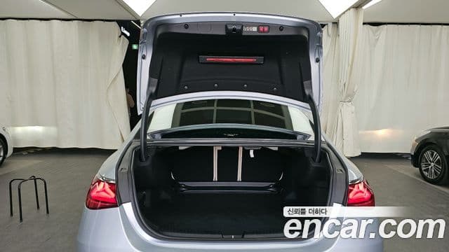 Mercedes-Benz E-Class 2024 — фото 20 из 20