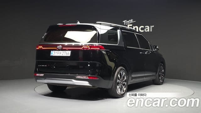 Kia Carnival 2021 — Фото 2/20