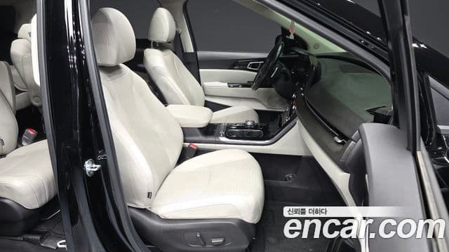 Kia Carnival 2021 — Фото 11/20