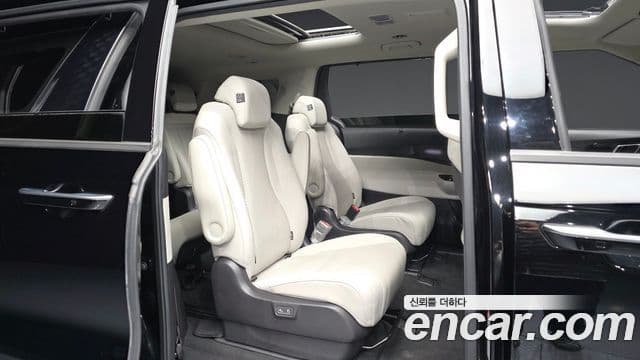 Kia Carnival 2021 — Фото 12/20