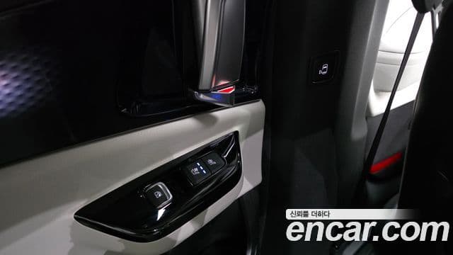 Kia Carnival 2021 — Фото 19/20