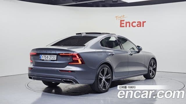 Volvo S60 2021 — Şəkil 2/20