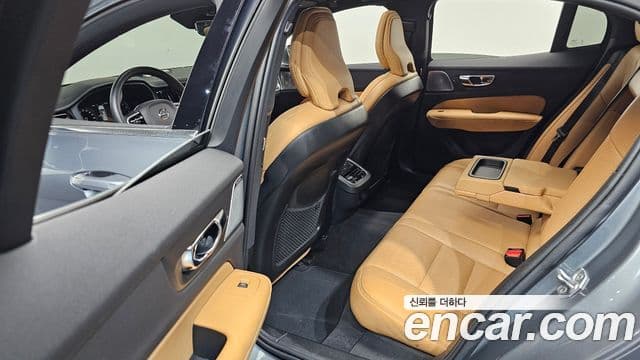 Volvo S60 2021 — Şəkil 11/20