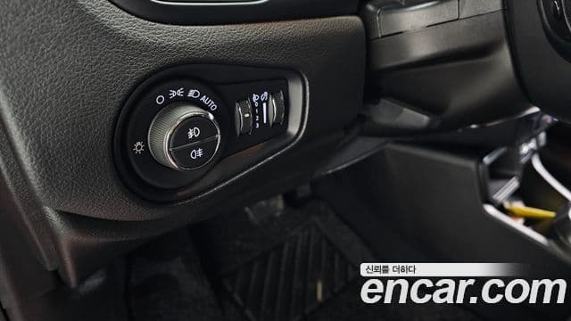 Jeep Renegade 2020 — ფოტო 18/20