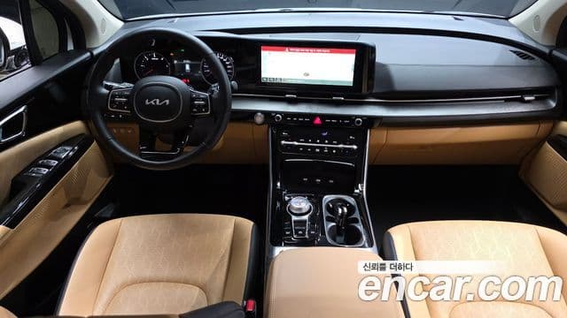 Kia Carnival 2023 — ფოტო 7/20