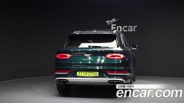Bentley Bentayga 2024 — Şəkil 4/20