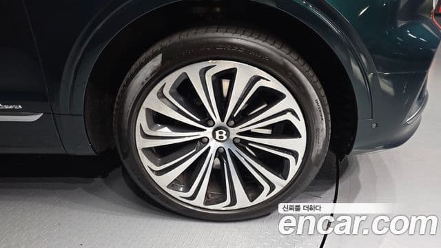 Bentley Bentayga 2024 — Şəkil 5/20