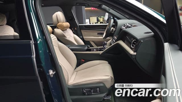 Bentley Bentayga 2024 — Şəkil 11/20