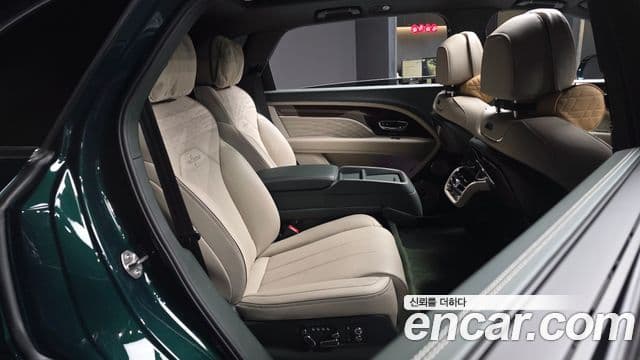 Bentley Bentayga 2024 — Şəkil 12/20