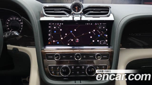 Bentley Bentayga 2024 — Şəkil 14/20