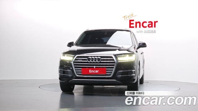 Audi Q7 2019 — Фото 3/20