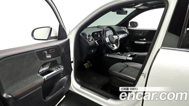 Mercedes-Benz GLB-Class 2021 — Şəkil 10/20