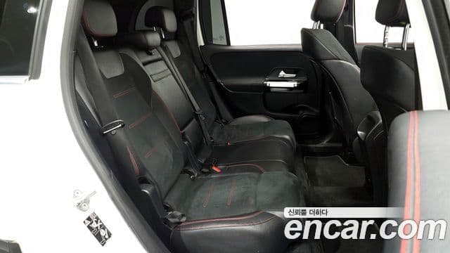 Mercedes-Benz GLB-Class 2021 — Şəkil 12/20