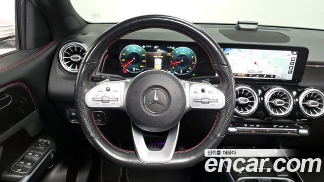 Mercedes-Benz GLB-Class 2021 — Şəkil 13/20