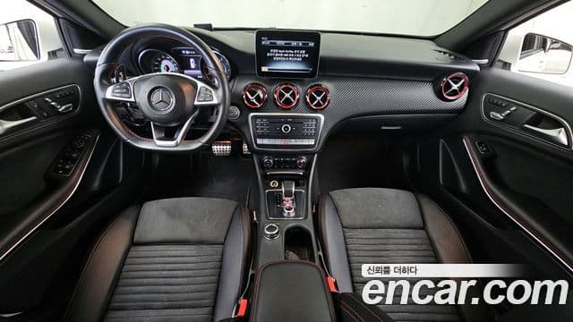 Mercedes-Benz A-Class 2018 — Фото 6/20
