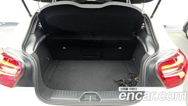 Mercedes-Benz A-Class 2018 — Фото 20/20