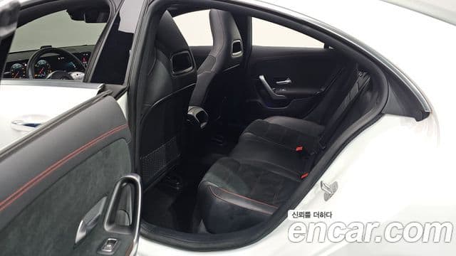Mercedes-Benz CLA-Class 2023 — Photo 10/20