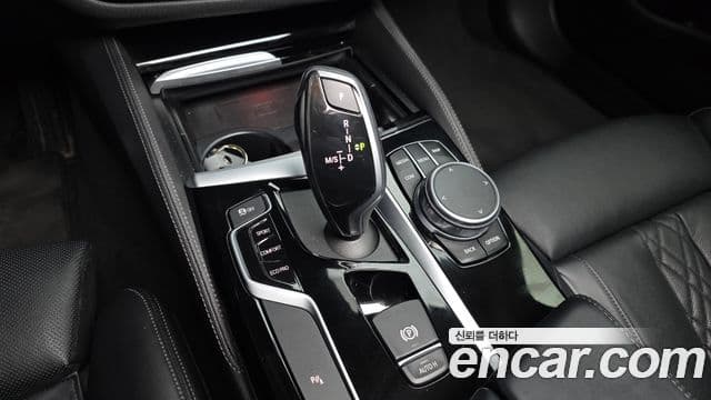 BMW 5 Series 2020 — фото 9 из 20