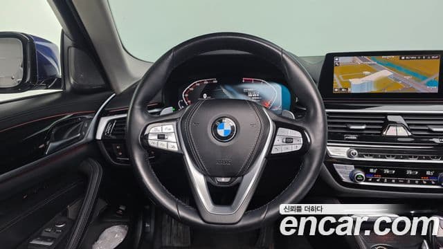 BMW 5 Series 2020 — фото 13 из 20