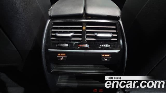BMW 5 Series 2020 — ფოტო 17/20
