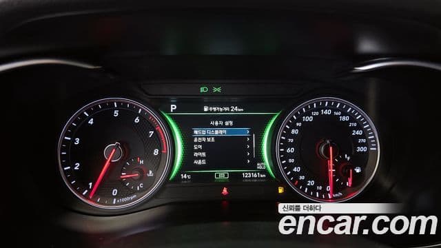 Genesis G70 2019 — Photo 8/20