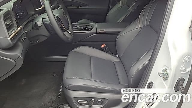 Toyota Crown Crossover 2024 — ფოტო 9/18