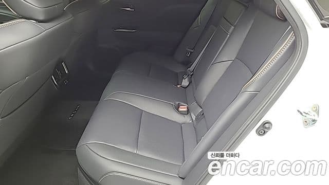 Toyota Crown Crossover 2024 — ფოტო 10/18