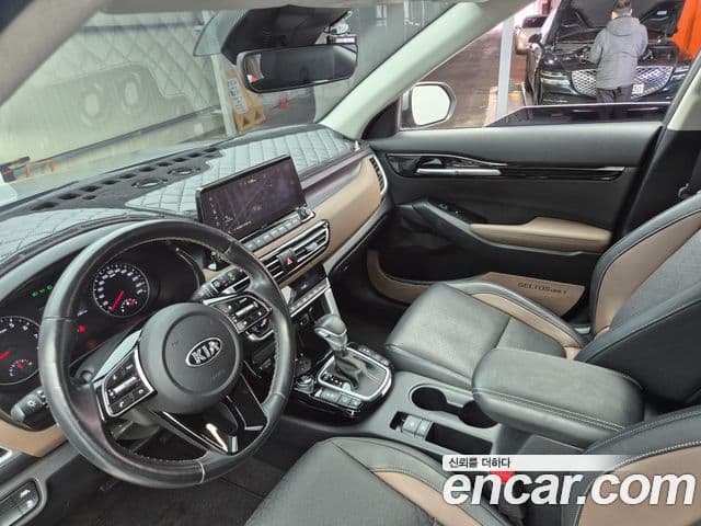 Kia Seltos 2021 — Şəkil 15/20