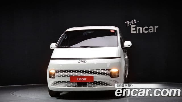 Hyundai Staria 2022 — ფოტო 3/20
