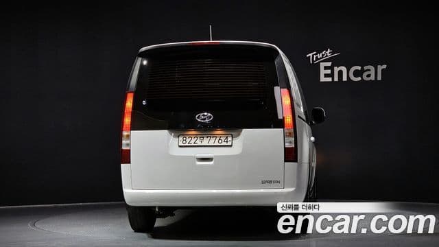 Hyundai Staria 2022 — ფოტო 4/20