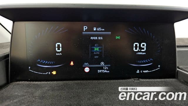 Hyundai Staria 2022 — ფოტო 8/20