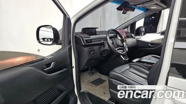 Hyundai Staria 2022 — ფოტო 10/20
