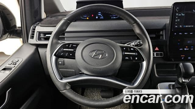 Hyundai Staria 2022 — ფოტო 13/20