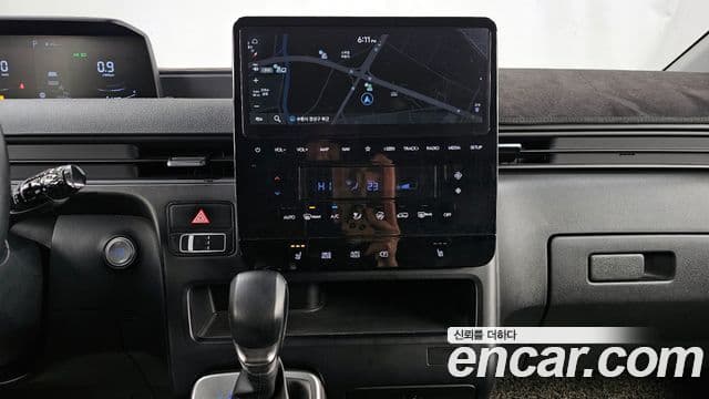 Hyundai Staria 2022 — ფოტო 16/20