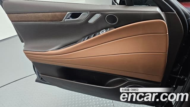 Genesis Electrified G80 2023 — ფოტო 14/20