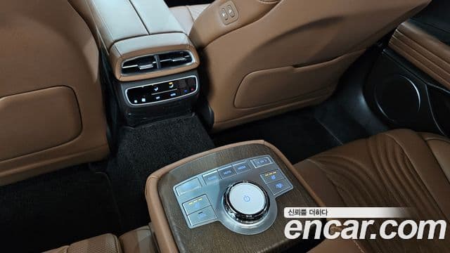 Genesis Electrified G80 2023 — ფოტო 18/20