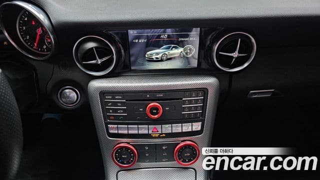 Mercedes-Benz SLC-Class 2018 — Şəkil 13/20