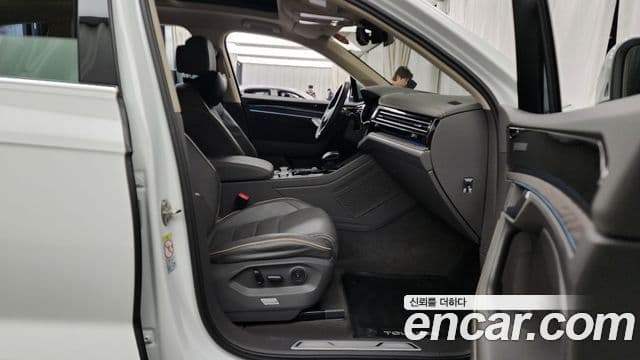 Volkswagen Touareg 2023 — Şəkil 10/20