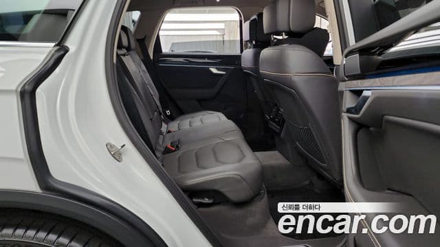Volkswagen Touareg 2023 — Şəkil 11/20